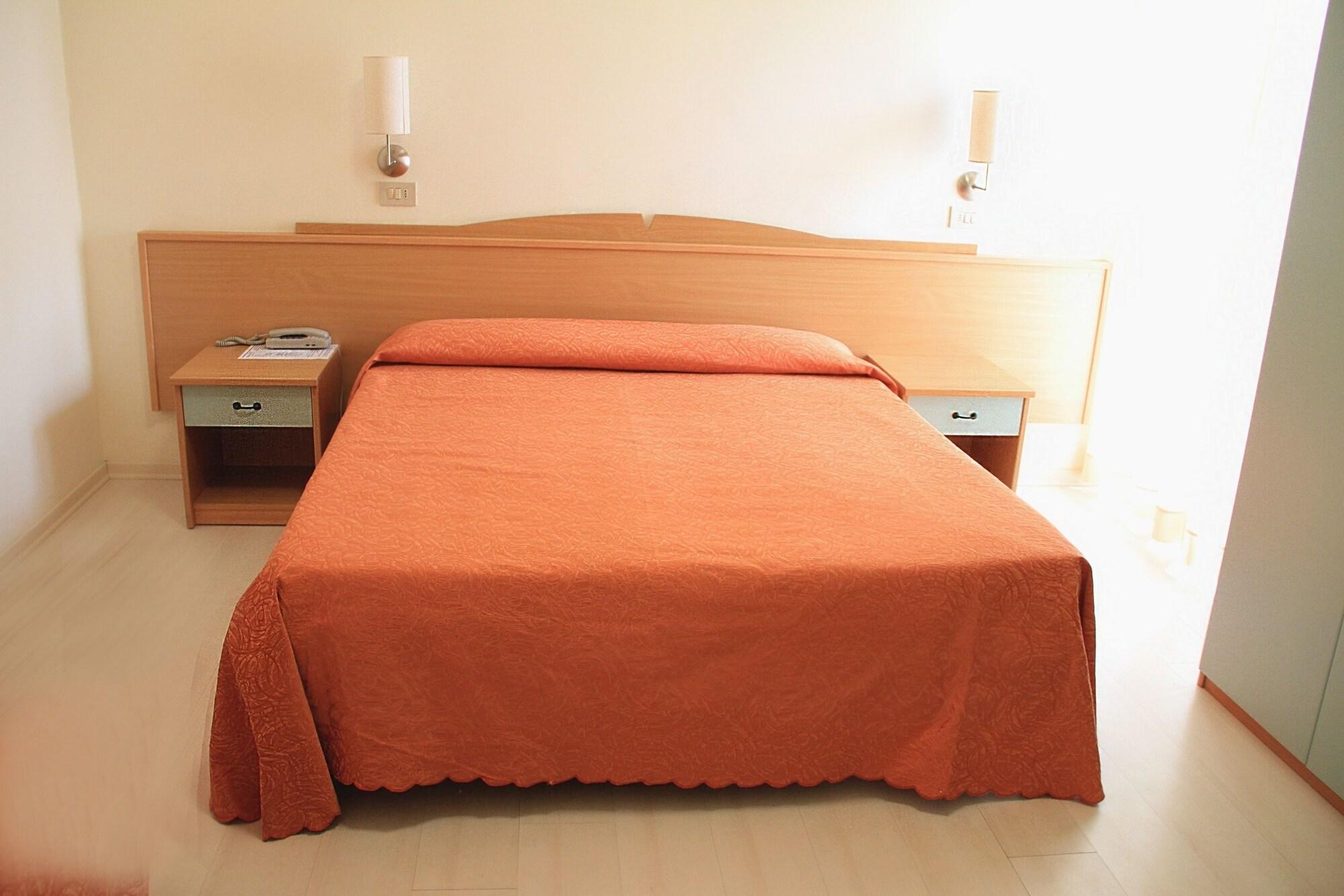 C-Hotels International Cattolica Esterno foto