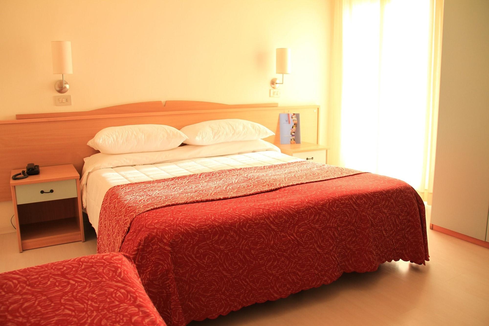 C-Hotels International Cattolica Esterno foto