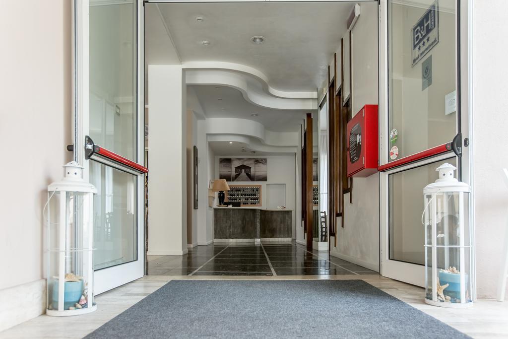 C-Hotels International Cattolica Esterno foto