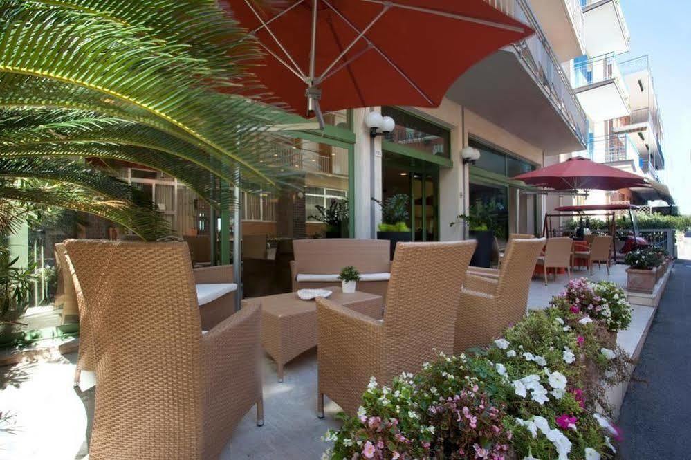 C-Hotels International Cattolica Esterno foto